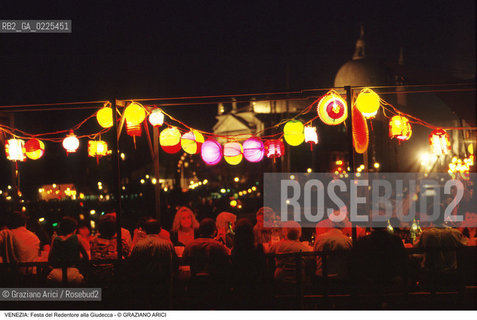 Localizzazione:..VENEZIA / GIUDECCA..Oggetto:..Soggetto:..REDENTORE..Cronologia: ..Definizione Culturale:..   Autore: ..   Stile: ..   Editori/Stampatori:..   Committenza:..Materia e Tecnica:..Collocazione:..Note:..FESTE..Riproduzione Fotografica:..Copyright:..Graziano Arici/Rosebud2 .Data:..1996..Costo:..A