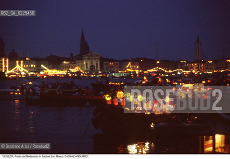 Localizzazione:..VENEZIA ..Oggetto:..Soggetto:..REDENTORE IN BACINO SAN MARCO BARCHE..Cronologia: ..Definizione Culturale:..   Autore: ..   Stile: ..   Editori/Stampatori:..   Committenza:..Materia e Tecnica:..Collocazione:..Note:..FESTE..Riproduzione Fotografica:..Copyright:..Graziano Arici/Rosebud2 .Data:..1996..Costo:..A