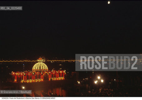 Localizzazione:..VENEZIA ..Oggetto:..Soggetto:..REDENTORE IN BACINO SAN MARCO GALLEGGIANTE..Cronologia: ..Definizione Culturale:..   Autore: ..   Stile: ..   Editori/Stampatori:..   Committenza:..Materia e Tecnica:..Collocazione:..Note:..FESTE..Riproduzione Fotografica:..Copyright:..Graziano Arici/Rosebud2 .Data:..1996..Costo:..A