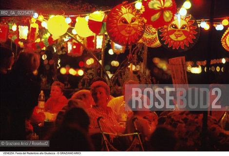 Localizzazione:..VENEZIA / GIUDECCA..Oggetto:..Soggetto:..REDENTORE..Cronologia: ..Definizione Culturale:..   Autore: ..   Stile: ..   Editori/Stampatori:..   Committenza:..Materia e Tecnica:..Collocazione:..Note:..FESTE..Riproduzione Fotografica:..Copyright:..Graziano Arici/Rosebud2 .Data:..1996..Costo:..A