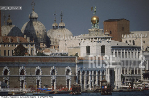 Localizzazione:..VENEZIA / DORSODURO..Oggetto:..Soggetto:..MAGAZZINI E PUNTA DELLA DOGANA..Cronologia: ..XIX SECOLO..Definizione Culturale:..   Autore: ..ALVISE PIGAZZI..   Stile:..NEOCLASSICO..   Editori/Stampatori:..   Committenza:..Materia e Tecnica:....Collocazione:..Note:..MONUMENTALE..Riproduzione Fotografica:..Graziano Arici/Rosebud2 .Copyright:..Graziano Arici/Rosebud2 .Data:..1995..Costo:..A..