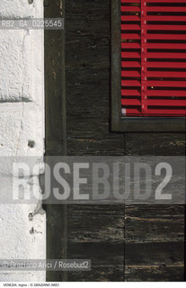 Localizzazione:..VENEZIA..Oggetto:..Soggetto:..LEGNO..Cronologia: ....Definizione Culturale:..   Autore: ....   Stile:....   Editori/Stampatori:..   Committenza:..Materia e Tecnica:....Collocazione:..Note:..MONUMENTALE..Riproduzione Fotografica:..Graziano Arici/Rosebud2 .Copyright:..Graziano Arici/Rosebud2 .Data:..1995..Costo:..A..