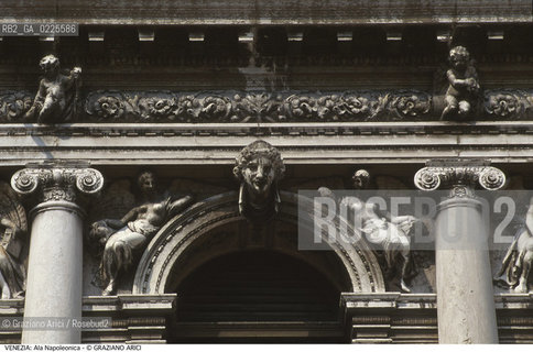 Localizzazione:..VENEZIA / S. MARCO..Oggetto:..Soggetto:..PIAZZA SAN MARCO / ALA NAPOLEONICA DECORAZIONI..Cronologia: ..XIX SECOLO..Definizione Culturale:..   Autore: ..GIUSEPPE MARIA SOLI..   Stile:....   Editori/Stampatori:..   Committenza:..Materia e Tecnica:....Collocazione:..Note:..MONUMENTALE..Riproduzione Fotografica:..Graziano Arici/Rosebud2 .Copyright:..Graziano Arici/Rosebud2 .Data:..1995..Costo:..A..