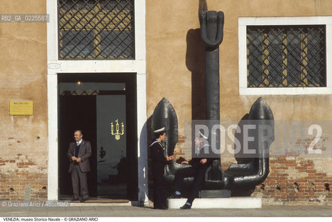 Localizzazione:..VENEZIA / CASTELLO..Oggetto:..Soggetto:..MUSEO STORICO NAVALE / ANCORA..Cronologia: ..XVI SECOLO..Definizione Culturale:..   Autore: ....   Stile:....   Editori/Stampatori:..   Committenza:..Materia e Tecnica:..Collocazione:....Note:..MONUMENTALE..Riproduzione Fotografica:..Graziano Arici/Rosebud2 .Copyright:..Graziano Arici/Rosebud2 .Data:..1995..Costo:..A..