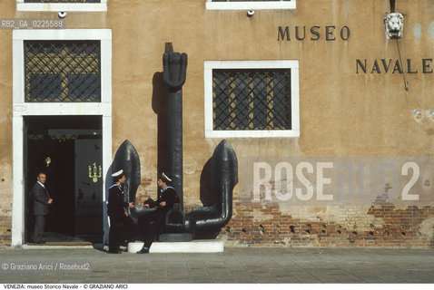 Localizzazione:..VENEZIA / CASTELLO..Oggetto:..Soggetto:..MUSEO STORICO NAVALE / ANCORA..Cronologia: ..XVI SECOLO..Definizione Culturale:..   Autore: ....   Stile:....   Editori/Stampatori:..   Committenza:..Materia e Tecnica:..Collocazione:....Note:..MONUMENTALE..Riproduzione Fotografica:..Graziano Arici/Rosebud2 .Copyright:..Graziano Arici/Rosebud2 .Data:..1995..Costo:..A..