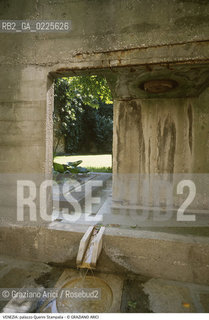 Localizzazione:..VENEZIA / CASTELLO..Oggetto:..Soggetto:..PALAZZO QUERINI STAMPALIA / GIARDINO..Cronologia: ..XX SECOLO..Definizione Culturale:..   Autore: ..CARLO SCARPA..   Stile:....   Editori/Stampatori:..   Committenza:..Materia e Tecnica:....Collocazione:..Note:..MONUMENTALE..Riproduzione Fotografica:..Graziano Arici/Rosebud2 .Copyright:..Graziano Arici/Rosebud2 .Data:..1995..Costo:..A..