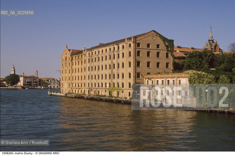 Localizzazione:..VENEZIA / ISOLA DELLA GIUDECCA..Oggetto:..Soggetto:..MULINO STUCKY / CANALE DELLA GIUDECCA E DEI LAVRANERI..Cronologia: ..XIX XX SECOLO..Definizione Culturale:..   Autore: ..ERNEST WULLEKOPF..   Stile:....   Editori/Stampatori:..   Committenza:..Materia e Tecnica:..MATTONI..Collocazione:..Note:..MONUMENTALE ARCHEOLOGIA INDUSTRIALE..Riproduzione Fotografica:..Graziano Arici/Rosebud2 .Copyright:..Graziano Arici/Rosebud2 .Data:..1995..Costo:..A..