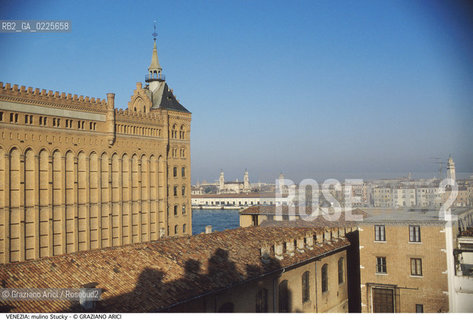 Localizzazione:..VENEZIA / ISOLA DELLA GIUDECCA..Oggetto:..Soggetto:..MULINO STUCKY..Cronologia: ..XIX XX SECOLO..Definizione Culturale:..   Autore: ..ERNEST WULLEKOPF..   Stile:....   Editori/Stampatori:..   Committenza:..Materia e Tecnica:..MATTONI..Collocazione:..Note:..MONUMENTALE ARCHEOLOGIA INDUSTRIALE..Riproduzione Fotografica:..Graziano Arici/Rosebud2 .Copyright:..Graziano Arici/Rosebud2 .Data:..1995..Costo:..A..
