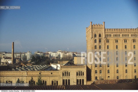 Localizzazione:..VENEZIA / ISOLA DELLA GIUDECCA..Oggetto:..Soggetto:..MULINO STUCKY..Cronologia: ..XIX XX SECOLO..Definizione Culturale:..   Autore: ..ERNEST WULLEKOPF..   Stile:....   Editori/Stampatori:..   Committenza:..Materia e Tecnica:..MATTONI..Collocazione:..Note:..MONUMENTALE ARCHEOLOGIA INDUSTRIALE..Riproduzione Fotografica:..Graziano Arici/Rosebud2 .Copyright:..Graziano Arici/Rosebud2 .Data:..1995..Costo:..A..