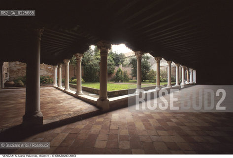 Localizzazione:..VENEZIA / CANNAREGIO..Oggetto:..Soggetto:..S. MARIA DELLA MISERICORDIA / VALVERDE / CHIOSTRO ..Cronologia: ..XIII SECOLO..Definizione Culturale:..   Autore: ....   Stile:..GOTICO..   Editori/Stampatori:..   Committenza:..Materia e Tecnica:....Collocazione:..Note:..MONUMENTALE CHIESA ABBAZIA..Riproduzione Fotografica:..Graziano Arici/Rosebud2 .Copyright:..Graziano Arici/Rosebud2 .Data:..1990..Costo:..A..