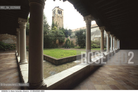 Localizzazione:..VENEZIA / CANNAREGIO..Oggetto:..Soggetto:..S. MARIA DELLA MISERICORDIA / VALVERDE / CHIOSTRO E CAMPANILE ..Cronologia: ..XIII SECOLO..Definizione Culturale:..   Autore: ....   Stile:..GOTICO..   Editori/Stampatori:..   Committenza:..Materia e Tecnica:....Collocazione:..Note:..MONUMENTALE CHIESA ABBAZIA..Riproduzione Fotografica:..Graziano Arici/Rosebud2 .Copyright:..Graziano Arici/Rosebud2 .Data:..1990..Costo:..A..