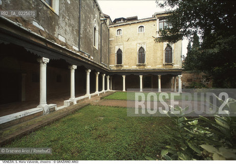 Localizzazione:..VENEZIA / CANNAREGIO..Oggetto:..Soggetto:..S. MARIA DELLA MISERICORDIA / VALVERDE / CHIOSTRO ..Cronologia: ..XIII SECOLO..Definizione Culturale:..   Autore: ....   Stile:..GOTICO..   Editori/Stampatori:..   Committenza:..Materia e Tecnica:....Collocazione:..Note:..MONUMENTALE CHIESA ABBAZIA..Riproduzione Fotografica:..Graziano Arici/Rosebud2 .Copyright:..Graziano Arici/Rosebud2 .Data:..1990..Costo:..A..