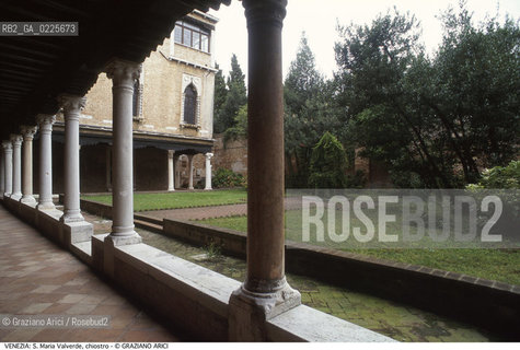 Localizzazione:..VENEZIA / CANNAREGIO..Oggetto:..Soggetto:..S. MARIA DELLA MISERICORDIA / VALVERDE / CHIOSTRO ..Cronologia: ..XIII SECOLO..Definizione Culturale:..   Autore: ....   Stile:..GOTICO..   Editori/Stampatori:..   Committenza:..Materia e Tecnica:....Collocazione:..Note:..MONUMENTALE CHIESA ABBAZIA..Riproduzione Fotografica:..Graziano Arici/Rosebud2 .Copyright:..Graziano Arici/Rosebud2 .Data:..1990..Costo:..A..