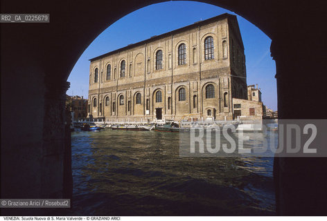 Localizzazione:..VENEZIA / CANNAREGIO..Oggetto:..Soggetto:..SCUOLA NUOVA DI S. MARIA DELLA MISERICORDIA / VALVERDE ..Cronologia: ..XVI SECOLO..Definizione Culturale:..   Autore: ..JACOPO SANSOVINO..   Stile:....   Editori/Stampatori:..   Committenza:..Materia e Tecnica:..MATTONI..Collocazione:..Note:..MONUMENTALE..Riproduzione Fotografica:..Graziano Arici/Rosebud2 .Copyright:..Graziano Arici/Rosebud2 .Data:..1990..Costo:..A..