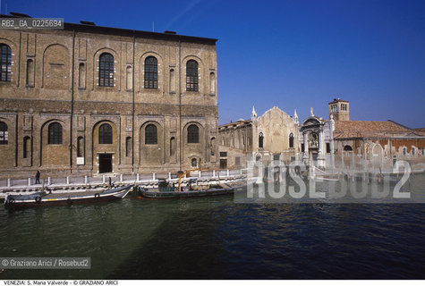 Localizzazione:..VENEZIA / CANNAREGIO..Oggetto:..Soggetto:..SCUOLA NUOVA CHIESA E ABBAZIA DI S. MARIA DELLA MISERICORDIA / VALVERDE ..Cronologia: ..XVI SECOLO..Definizione Culturale:..   Autore: ..JACOPO SANSOVINO..   Stile:....   Editori/Stampatori:..   Committenza:..Materia e Tecnica:..MATTONI..Collocazione:..Note:..MONUMENTALE..Riproduzione Fotografica:..Graziano Arici/Rosebud2 .Copyright:..Graziano Arici/Rosebud2 .Data:..1990..Costo:..A..