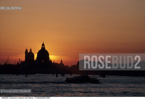 Localizzazione:..VENEZIA..Oggetto:..Soggetto:..BACINO SAN MARCO / TRAMONTO SALUTE..Cronologia: ....Definizione Culturale:..   Autore: ....   Stile:....   Editori/Stampatori:..   Committenza:..Materia e Tecnica:....Collocazione:..Note:..MONUMENTALE SKYLINE..Riproduzione Fotografica:..Graziano Arici/Rosebud2 .Copyright:..Graziano Arici/Rosebud2 .Data:..1995..Costo:..A..