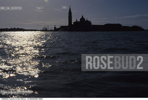 Localizzazione:..VENEZIA / S. MARCO..Oggetto:..Soggetto:..BACINO SAN MARCO E ISOLA DI S. GIORGIO..Cronologia: ....Definizione Culturale:..   Autore: ....   Stile:....   Editori/Stampatori:..   Committenza:..Materia e Tecnica:....Collocazione:..Note:..MONUMENTALE SKYLINE..Riproduzione Fotografica:..Graziano Arici/Rosebud2 .Copyright:..Graziano Arici/Rosebud2 .Data:..1995..Costo:..A..