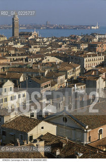 Localizzazione:..VENEZIA / CANNAREGIO..Oggetto:..Soggetto:..SESTIERE E MURANO..Cronologia: ....Definizione Culturale:..   Autore: ....   Stile:....   Editori/Stampatori:..   Committenza:..Materia e Tecnica:....Collocazione:..Note:..MONUMENTALE DALL ALTO..Riproduzione Fotografica:..Graziano Arici/Rosebud2 .Copyright:..Graziano Arici/Rosebud2 .Data:..1990..Costo:..A..
