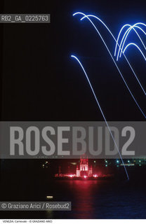 Localizzazione:..VENEZIA / S. MARCO..Oggetto:..Soggetto:..CARNEVALE LASER IN BACINO MACCHINA DEI FUOCHI D ARTIFICIO..Cronologia: ....Definizione Culturale:..   Autore: ....   Stile:....   Editori/Stampatori:..   Committenza:..Materia e Tecnica:....Collocazione:..Note:....Riproduzione Fotografica:..Graziano Arici/Rosebud2 .Copyright:..Graziano Arici/Rosebud2 .Data:..1986..Costo:..A..