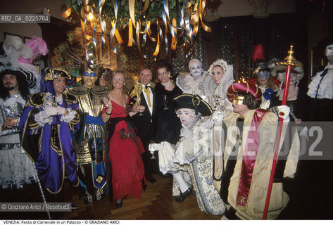 Localizzazione:..VENEZIA..Oggetto:..Soggetto:..FESTA IN MASCHERA DI CARNEVALE IN UN PALAZZO / BRUNO TOSI..Cronologia: ....Definizione Culturale:..   Autore: ....   Stile:....   Editori/Stampatori:..   Committenza:..Materia e Tecnica:....Collocazione:..Note:....Riproduzione Fotografica:..Graziano Arici/Rosebud2 .Copyright:..Graziano Arici/Rosebud2 .Data:..1986..Costo:..A..
