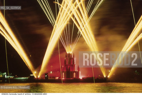 Localizzazione:..VENEZIA / S. MARCO..Oggetto:..Soggetto:..CARNEVALE FUOCHI D ARTIFICIO IN BACINO ..Cronologia: ....Definizione Culturale:..   Autore: ....   Stile:....   Editori/Stampatori:..   Committenza:..Materia e Tecnica:....Collocazione:..Note:....Riproduzione Fotografica:..Graziano Arici/Rosebud2 .Copyright:..Graziano Arici/Rosebud2 .Data:..1986..Costo:..A..