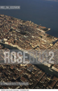 Localizzazione:..VENEZIA..Oggetto:..Soggetto:..CANAL GRANDE E CANNAREGIO..Cronologia: ....Definizione Culturale:..   Autore: ....   Stile:....   Editori/Stampatori:..   Committenza:..Materia e Tecnica:....Collocazione:..Note:..MONUMENTALE DALL ALTO AEREA..Riproduzione Fotografica:..Graziano Arici/Rosebud2 .Copyright:..Graziano Arici/Rosebud2 .Data:..1996..Costo:..A..