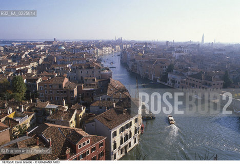 Localizzazione:..VENEZIA / CANNAREGIO S. CROCE..Oggetto:..Soggetto:..CANAL GRANDE..Cronologia: ....Definizione Culturale:..   Autore: ....   Stile:....   Editori/Stampatori:..   Committenza:..Materia e Tecnica:....Collocazione:..Note:..MONUMENTALE DALL ALTO..Riproduzione Fotografica:..Graziano Arici/Rosebud2 .Copyright:..Graziano Arici/Rosebud2 .Data:..1990..Costo:..A..