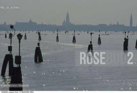 Localizzazione:..VENEZIA / LAGUNA NORD..Oggetto:..Soggetto:..FONDAMENTA NUOVE..Cronologia: ....Definizione Culturale:..   Autore: ....   Stile:....   Editori/Stampatori:..   Committenza:..Materia e Tecnica:....Collocazione:..Note:..MONUMENTALE SKYLINE..Riproduzione Fotografica:..Graziano Arici/Rosebud2 .Copyright:..Graziano Arici/Rosebud2 .Data:..1995..Costo:..A..