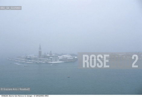 Localizzazione:..VENEZIA / S. MARCO..Oggetto:..Soggetto:..BACINO SAN MARCO E ISOLA DI S. GIORGIO MAGGIORE / NEVE INVERNO..Cronologia: ....Definizione Culturale:..   Autore: ....   Stile:....   Editori/Stampatori:..   Committenza:..Materia e Tecnica:....Collocazione:..Note:..MONUMENTALE DALL ALTO..Riproduzione Fotografica:..Graziano Arici/Rosebud2 .Copyright:..Graziano Arici/Rosebud2 .Data:..1990..Costo:..A..
