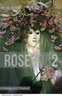 Localizzazione:..VENEZIA..Oggetto:..Soggetto:..CARNEVALE MASCHERA VERDE..Cronologia: ....Definizione Culturale:..   Autore: ....   Stile:....   Editori/Stampatori:..   Committenza:..Materia e Tecnica:....Collocazione:..Note:....Riproduzione Fotografica:..Graziano Arici/Rosebud2 .Copyright:..Graziano Arici/Rosebud2 .Data:..1993..Costo:..A..