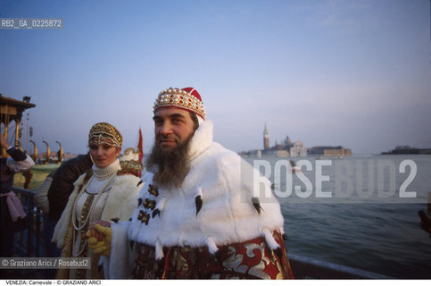 Localizzazione:..VENEZIA / S. MARCO..Oggetto:..Soggetto:..CARNEVALE MASCHERE DOGE BACINO  ..Cronologia: ....Definizione Culturale:..   Autore: ....   Stile:....   Editori/Stampatori:..   Committenza:..Materia e Tecnica:....Collocazione:..Note:....Riproduzione Fotografica:..Graziano Arici/Rosebud2 .Copyright:..Graziano Arici/Rosebud2 .Data:..1993..Costo:..A..
