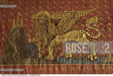 Localizzazione:..VENEZIA / S. MARCO..Oggetto:..Soggetto:..MUSEO CIVICO CORRER / STENDARDO DEL DOGE FRANCESCO MOROSINI LEONE..Cronologia: ....Definizione Culturale:..   Autore: ....   Stile:....   Editori/Stampatori:..   Committenza:..Materia e Tecnica:....Collocazione:..Note:..MONUMENTALE..Riproduzione Fotografica:..Graziano Arici/Rosebud2 .Copyright:..Graziano Arici/Rosebud2 .Data:..1990..Costo:..A..