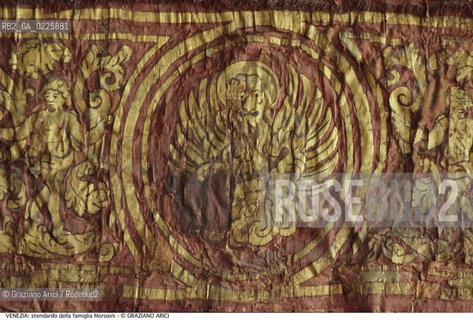 Localizzazione:..VENEZIA / S. MARCO..Oggetto:..Soggetto:..MUSEO CIVICO CORRER / STENDARDO DEL DOGE FRANCESCO MOROSINI LEONE GUERRA..Cronologia: ....Definizione Culturale:..   Autore: ....   Stile:....   Editori/Stampatori:..   Committenza:..Materia e Tecnica:....Collocazione:..Note:..MONUMENTALE..Riproduzione Fotografica:..Graziano Arici/Rosebud2 .Copyright:..Graziano Arici/Rosebud2 .Data:..1990..Costo:..A..