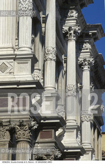 Localizzazione:..VENEZIA / S. POLO..Oggetto:..Soggetto:..SCUOLA GRANDE DI S. ROCCO..Cronologia: ..XVI SECOLO..Definizione Culturale:..   Autore: ..BARTOLOMEO BON..SCARPAGNINO..   Stile:....   Editori/Stampatori:..   Committenza:..Materia e Tecnica:....Collocazione:..Note:..MONUMENTALE..Riproduzione Fotografica:..Graziano Arici/Rosebud2 .Copyright:..Graziano Arici/Rosebud2 .Data:..1995..Costo:..A..