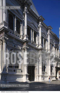 Localizzazione:..VENEZIA / S. POLO..Oggetto:..Soggetto:..SCUOLA GRANDE DI S. ROCCO..Cronologia: ..XVI SECOLO..Definizione Culturale:..   Autore: ..BARTOLOMEO BON..SCARPAGNINO..   Stile:..RINASCIMENTO..BAROCCO..   Editori/Stampatori:..   Committenza:..Materia e Tecnica:....Collocazione:..Note:..MONUMENTALE..Riproduzione Fotografica:..Graziano Arici/Rosebud2 .Copyright:..Graziano Arici/Rosebud2 .Data:..1995..Costo:..A..