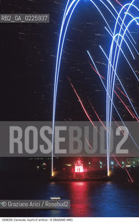 Localizzazione:..VENEZIA / S. MARCO..Oggetto:..Soggetto:..CARNEVALE FUOCHI D ARTIFICIO IN BACINO ..Cronologia: ....Definizione Culturale:..   Autore: ....   Stile:....   Editori/Stampatori:..   Committenza:..Materia e Tecnica:....Collocazione:..Note:....Riproduzione Fotografica:..Graziano Arici/Rosebud2 .Copyright:..Graziano Arici/Rosebud2 .Data:..1986..Costo:..A..