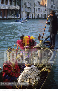 Localizzazione:..VENEZIA..Oggetto:..Soggetto:..CARNEVALE IN GONDOLA MASCHERE ..Cronologia: ....Definizione Culturale:..   Autore: ....   Stile:....   Editori/Stampatori:..   Committenza:..Materia e Tecnica:....Collocazione:..Note:....Riproduzione Fotografica:..Graziano Arici/Rosebud2 .Copyright:..Graziano Arici/Rosebud2 .Data:..1992..Costo:..A..
