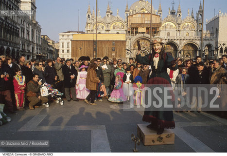 Localizzazione:..VENEZIA / S. MARCO..Oggetto:..Soggetto:..CARNEVALE IN PIAZZA SAN MARCO PIAVOLA DE FRANZA FOLLA..Cronologia: ....Definizione Culturale:..   Autore: ....   Stile:....   Editori/Stampatori:..   Committenza:..Materia e Tecnica:....Collocazione:..Note:....Riproduzione Fotografica:..Graziano Arici/Rosebud2 .Copyright:..Graziano Arici/Rosebud2 .Data:..1990..Costo:..A..