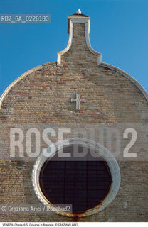 Caption: Localizzazione:..VENEZIA / CASTELLO..Oggetto:..Soggetto:..CAMPO BANDIERA E MORO O DELLA BRAGORA / CHIESA DI S. GIOVANNI IN BRAGORA / PARTICOLARE FACCIATA..Cronologia: ..XV SECOLO..Definizione Culturale:..   Autore: ..   Stile:..   Editori/Stampatori:..   Committenza:..Materia e Tecnica:..Collocazione:..Note:..CALLI CAMPI PONTI..Riproduzione Fotografica:..Graziano Arici/Rosebud2 .Copyright:..Graziano Arici/Rosebud2 .Data:..1990..Costo:..A