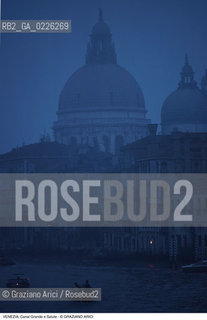 Localizzazione:..VENEZIA / DORSODURO..Oggetto:..Soggetto:..CANAL GRANDE E SALUTE..Cronologia: ....Definizione Culturale:..   Autore:....   Stile:..   Editori/Stampatori:..   Committenza:..Materia e Tecnica:....Collocazione:..Note:..INVERNO..Riproduzione Fotografica:..Copyright:..Graziano Arici/Rosebud2 .Data:..1985..Costo:..A