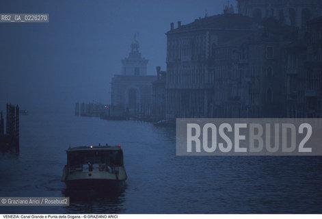 Localizzazione:..VENEZIA / DORSODURO..Oggetto:..Soggetto:..CANAL GRANDE E PUNTA DELLA DOGANA / VAPORETTO ACTV..Cronologia: ....Definizione Culturale:..   Autore:....   Stile:..   Editori/Stampatori:..   Committenza:..Materia e Tecnica:....Collocazione:..Note:..INVERNO..Riproduzione Fotografica:..Copyright:..Graziano Arici/Rosebud2 .Data:..1985..Costo:..A