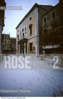 Localizzazione:..VENEZIA / S. MARCO..Oggetto:..Soggetto:..NEVE / CAMPO S. FANTIN / TEATRO LA FENICE..Cronologia: ....Definizione Culturale:..   Autore:....   Stile:..   Editori/Stampatori:..   Committenza:..Materia e Tecnica:....Collocazione:..Note:..INVERNO..Riproduzione Fotografica:..Copyright:..Graziano Arici/Rosebud2 .Data:..1990..Costo:..A