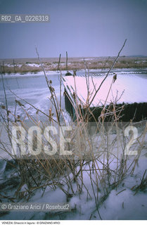 Localizzazione:..VENEZIA MESTRE..Oggetto:..Soggetto:..GHIACCIO IN LAGUNA / S. GIULIANO..Cronologia: ....Definizione Culturale:..   Autore:....   Stile:..   Editori/Stampatori:..   Committenza:..Materia e Tecnica:....Collocazione:..Note:..INVERNO..Riproduzione Fotografica:..Copyright:..Graziano Arici/Rosebud2 .Data:..1985..Costo:..A