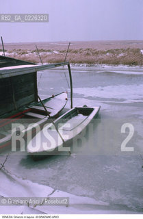 Localizzazione:..VENEZIA MESTRE..Oggetto:..Soggetto:..GHIACCIO IN LAGUNA / S. GIULIANO CAVANA..Cronologia: ....Definizione Culturale:..   Autore:....   Stile:..   Editori/Stampatori:..   Committenza:..Materia e Tecnica:....Collocazione:..Note:..INVERNO..Riproduzione Fotografica:..Copyright:..Graziano Arici/Rosebud2 .Data:..1985..Costo:..A