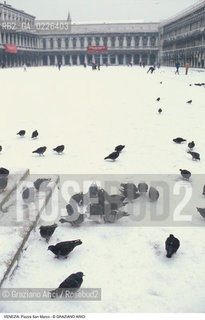 Localizzazione:..VENEZIA / S. MARCO..Oggetto:..Soggetto:..NEVE IN PIAZZA SAN MARCO / COLOMBI..Cronologia: ....Definizione Culturale:..   Autore:....   Stile:..   Editori/Stampatori:..   Committenza:..Materia e Tecnica:....Collocazione:..Note:..INVERNO..Riproduzione Fotografica:..Copyright:..Graziano Arici/Rosebud2 .Data:..1990..Costo:..A