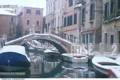 Localizzazione:..VENEZIA..Oggetto:..Soggetto:..NEVE..Cronologia: ....Definizione Culturale:..   Autore:....   Stile:..   Editori/Stampatori:..   Committenza:..Materia e Tecnica:....Collocazione:..Note:..INVERNO..Riproduzione Fotografica:..Copyright:..Graziano Arici/Rosebud2 .Data:..1990..Costo:..A