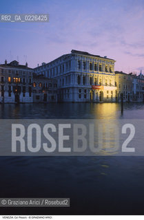Localizzazione:..VENEZIA / S. CROCE..Oggetto:..Soggetto:..CA  PESARO E CANAL GRANDE / MUSEO D ARTE MODERNA / NOTTURNO..Cronologia: ..XVII SECOLO..Definizione Culturale:..   Autore: BALDASSARE LONGHENA, ANTONIO GASPARI..   Stile: BAROCCO..   Editori/Stampatori:..   Committenza:..Materia e Tecnica:..Collocazione:..Note:..CALLI CAMPI E PONTI..Riproduzione Fotografica:..Graziano Arici/Rosebud2 .Copyright:..Graziano Arici/Rosebud2 .Data:..1998..Costo:..A