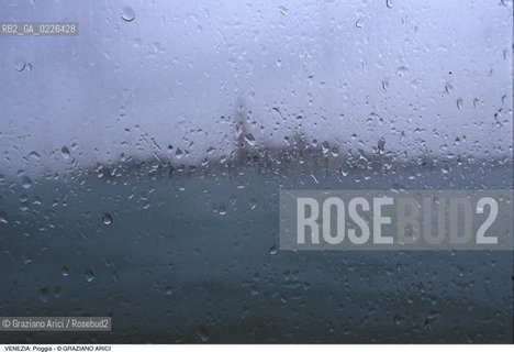 Localizzazione:..VENEZIA / S. MARCO..Oggetto:..Soggetto:..PIOGGIA S. GIORGIO..Cronologia: ....Definizione Culturale:..   Autore:....   Stile:..   Editori/Stampatori:..   Committenza:..Materia e Tecnica:....Collocazione:..Note:..INVERNO..Riproduzione Fotografica:..Copyright:..Graziano Arici/Rosebud2 .Data:..1992..Costo:..A