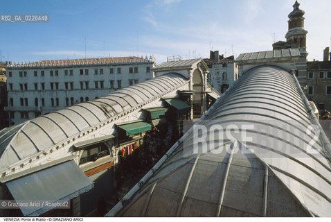 Localizzazione:..VENEZIA / S. MARCO..Oggetto:..Soggetto:..PONTE DI RIALTO COPERTURA..Cronologia: ..XVI SECOLO..Definizione Culturale:..   Autore:..ANTONIO DA PONTE ..   Stile:..   Editori/Stampatori:..   Committenza:..Materia e Tecnica:..PIOMBO..Collocazione:..Note:..CALLI CAMPI E PONTI..Riproduzione Fotografica:..Copyright:..Graziano Arici/Rosebud2 .Data:..1990..Costo:..A