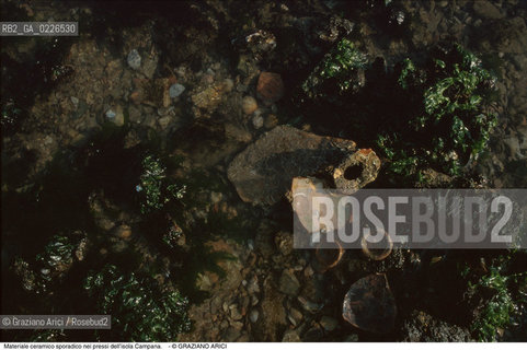 Caption: Nome:..BARENA SITO DI SAN MARCO IN BOCCALAMA....Localizzazione:..VENEZIA /  LAGUNA SUD..VENICE /  THE SOUTH LAGOON..Soggetto:..Materiale ceramico sporadico nei pressi dell’isola Campana...ARCHEOLOGIA..Cronologia:......Autore:......Stile:......Editori Stampatori:......Committenza:......Materia e Tecnica:......Collocazione:......Note:....Riproduzione Fotografica:..Graziano Arici/Rosebud2 ...Copyright:..Graziano Arici / rosebud2/....Data:..1993....Costo:..A....Key:..ISOLE ABBANDONATE..UNINHABITED ISLANDS